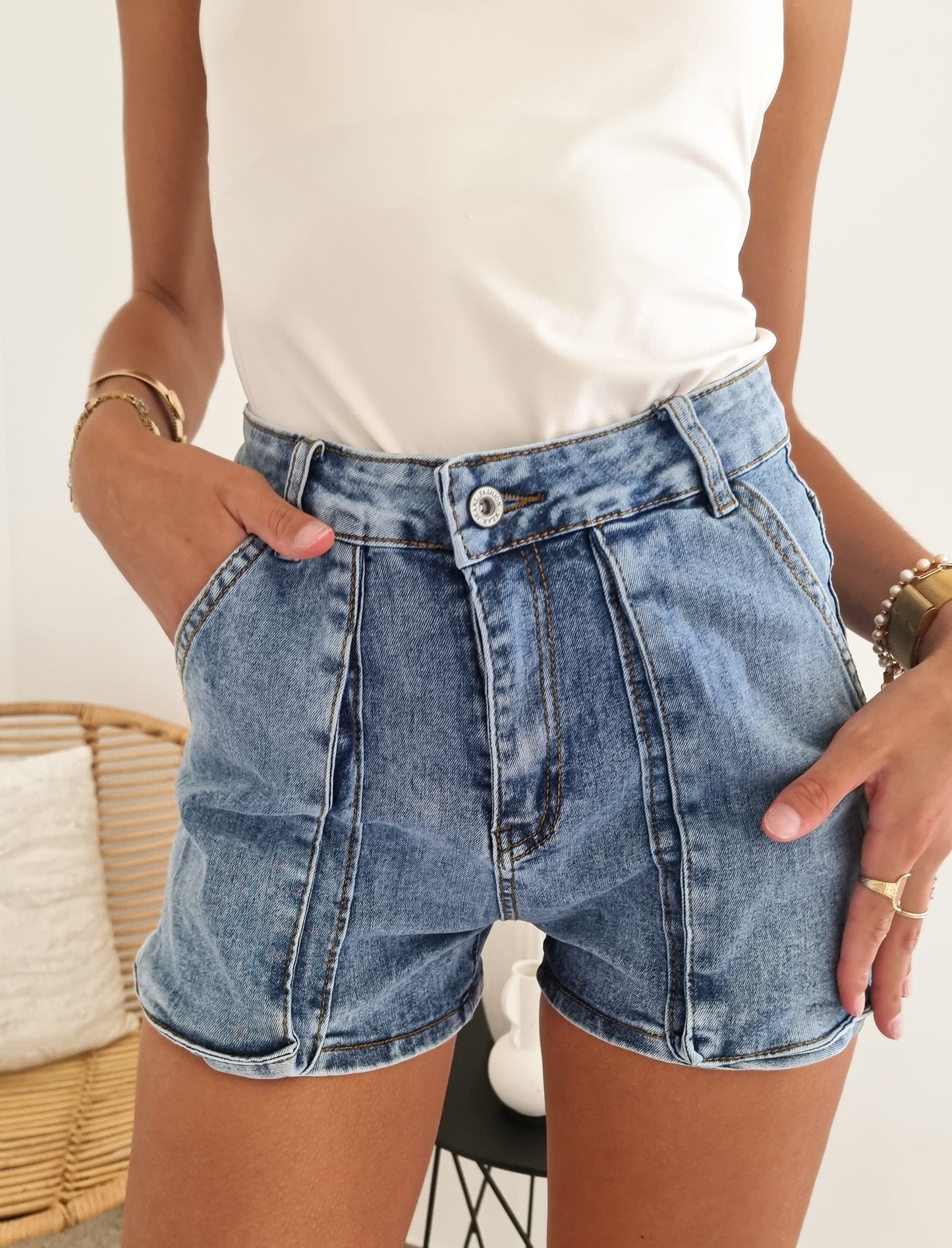 Short jeans