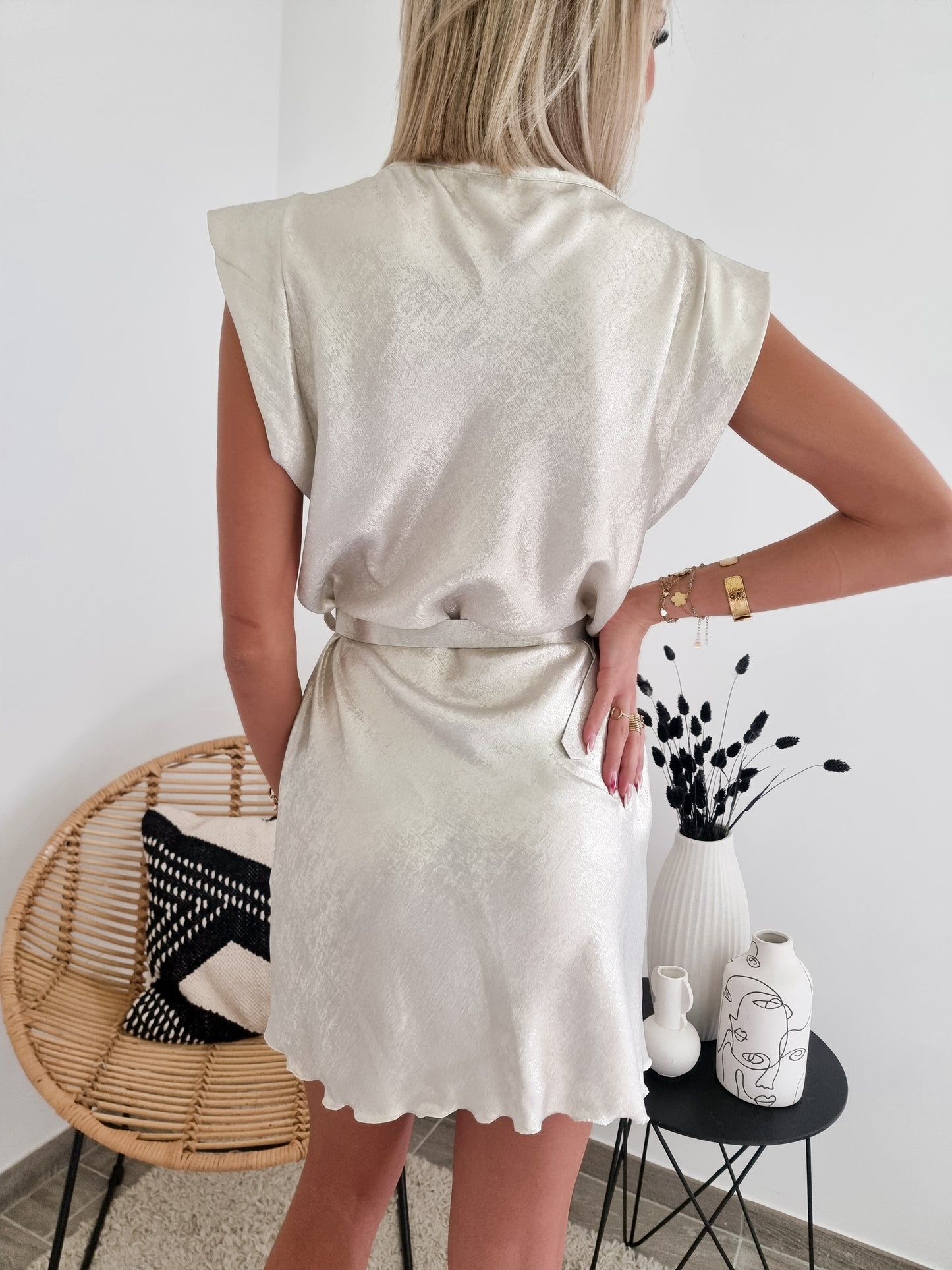 Robe irisée champagne