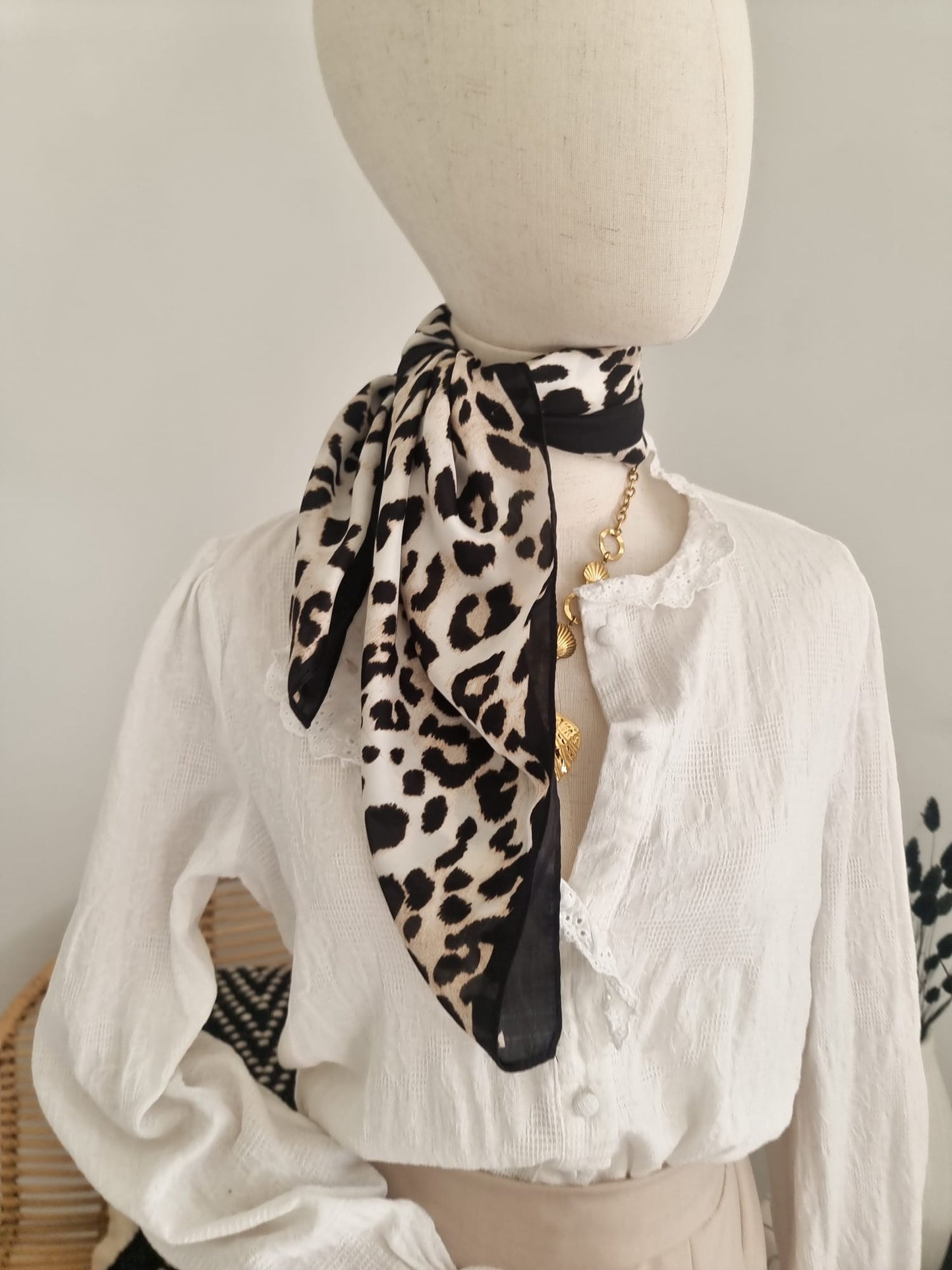 Petit foulard léopard