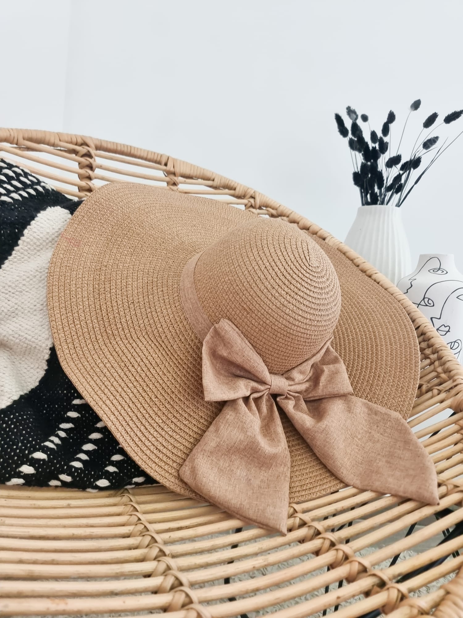 Chapeaux