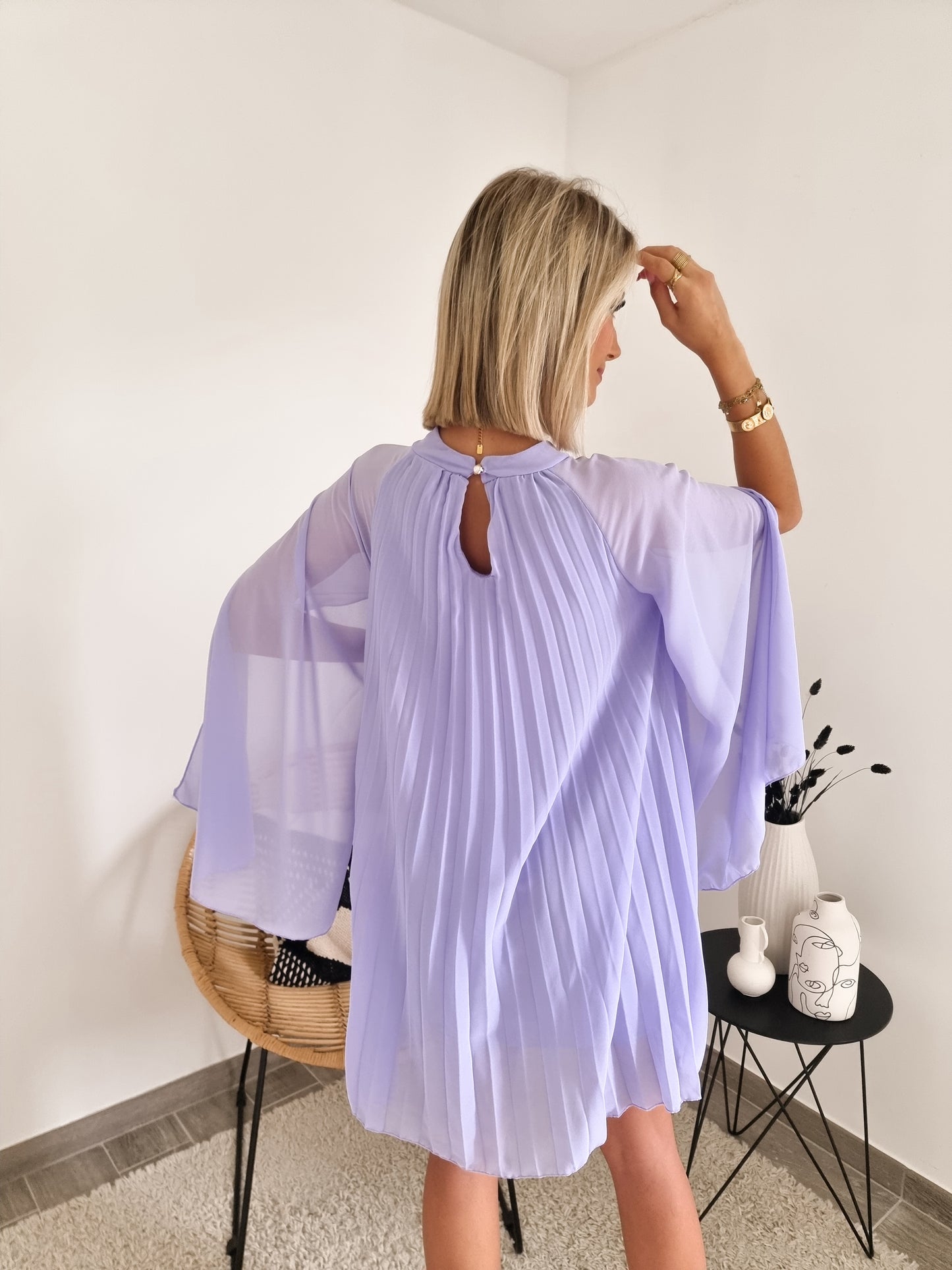 Robe cape plissée