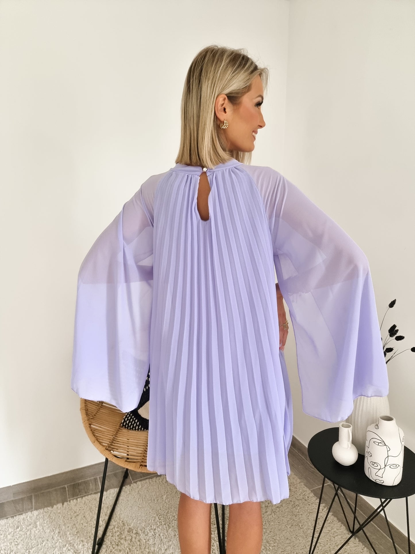 Robe cape plissée