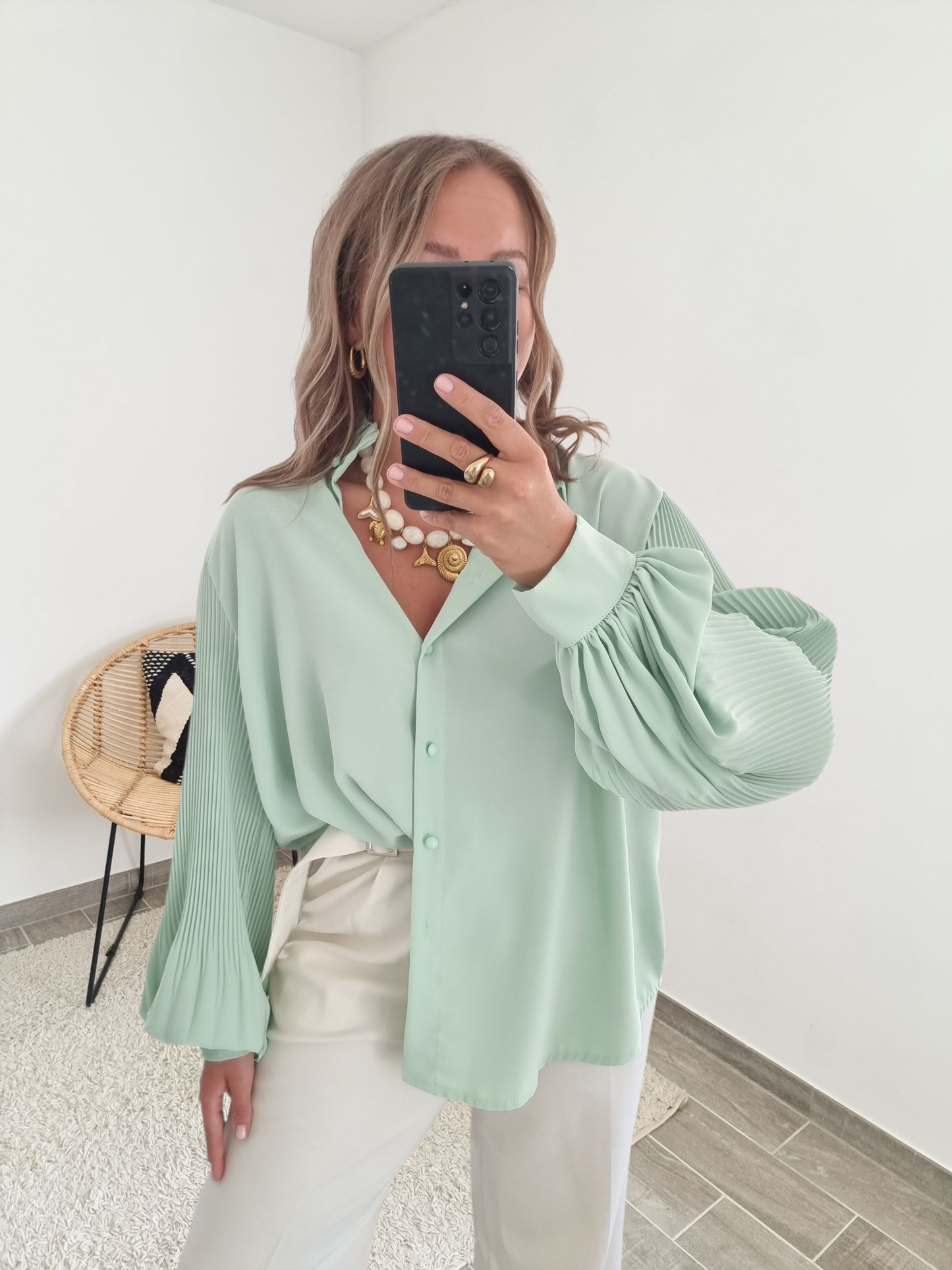 Chemise