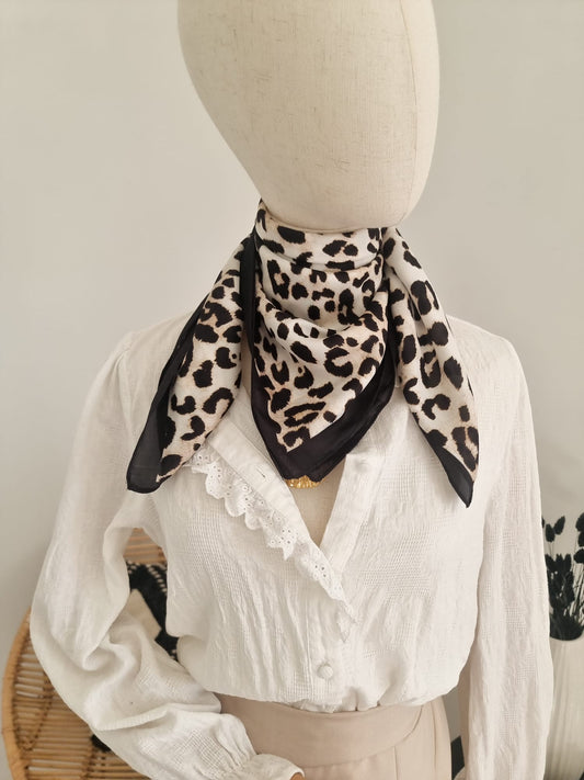 Petit foulard léopard